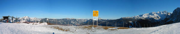 Family ski area Dachstein West:  Panorama Zwieselalm
About 50 ms of the climbing out on the Zwieselalm: Back it went more than 9 after  Russbach and Gosau. However, we farther go to  Annaberg, Gosaukammbahn and Törleckbahn.