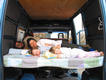 Eurovan breit genug: Heckbett hinten quer eingebaut
