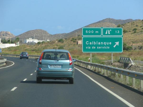 Weg zum FKK Strand nahe La Manga Murcia Spanien
Auf der Schnellstraße N332 Richtung La Manga. Bei der Ausfahrt 13 geht es zum einsamen Strand über eine nicht befestigte Straße.