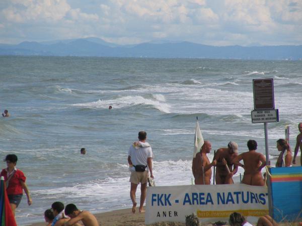 Italy naturism beach Ravenna
Finally, after the pine wood to the right in the direction of south one can drop after 50 ms the tiresome clothes. By the way, such a strong surf is very rare in Adriatic.