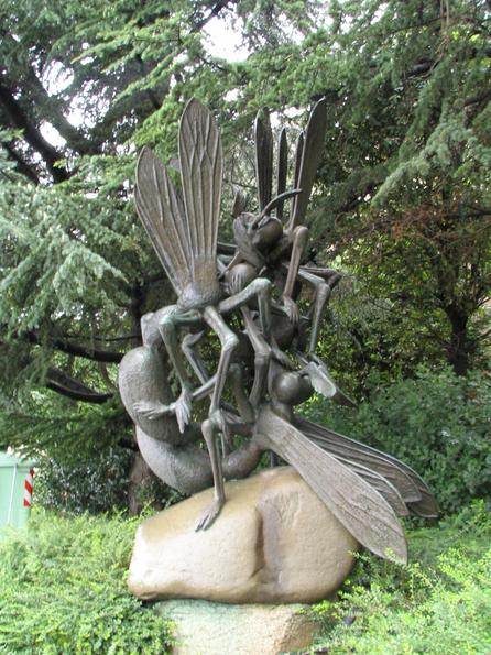 The embrace of the bees.
Artist Bini created this piece of art with embracing of the bees as a motive.