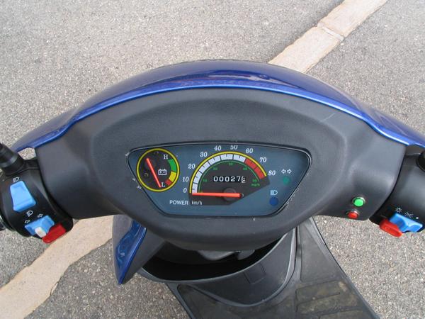 Scooter consumption
Between fully and blank of the tank meter are only 2 kWh electric power for less than 40 Cent. After 4 years with 7500km each year is the difference in operating expenses
