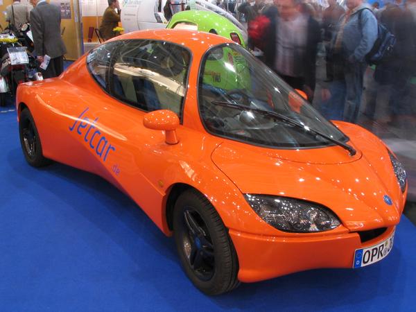 Jetcar
With only 40 hp 160 km/h. With this, the Jetcar is just between today small cars, about 60 hp for 160 and the Loremo using only 20 hp for this,.