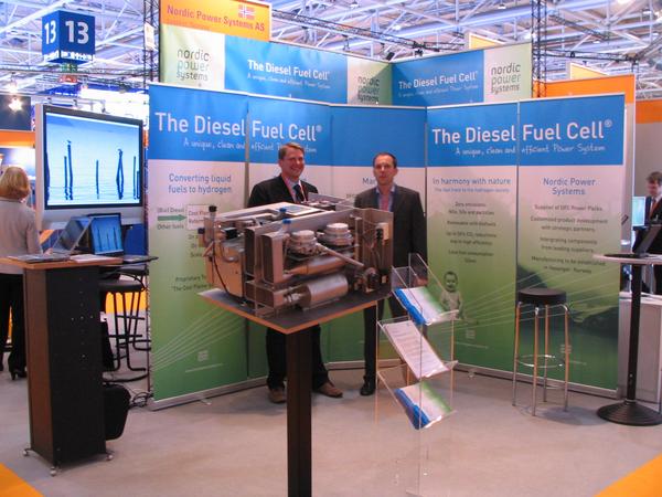 Nordic Energy Systems
Letztes Jahr war es noch ein Vorstellungsmodell, heuer schon ein Prototyp. Brennstoffzelle mit Reformer für Diesel und Pflanzenöl. Das 4 kW Modell ist als APU für Kühllastwägen gedacht.