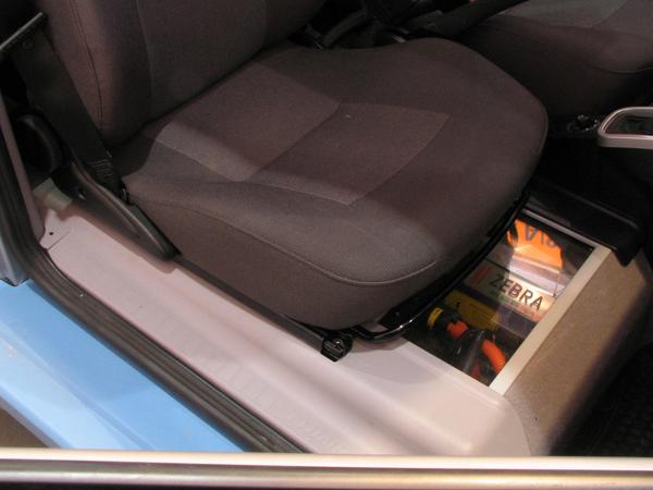 Zebra battery in Think
Below the right front passenger seat is a Zebra battery for 150km range with electric power.