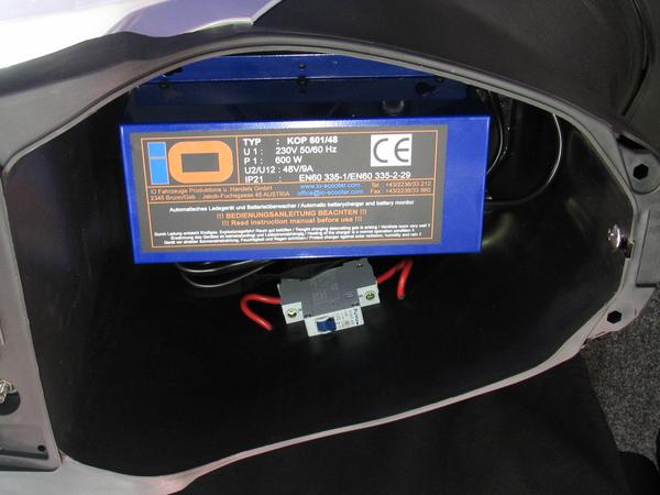 Charger made in Europe
The charger of the IO-scooters is developt in Europe and special adjusted to the characteristics of silicone sealed lead acid batteries.