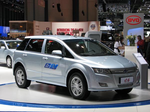 Electric car BYD E6
4 different engine variants announced: 75 kW in front, 75 kW + 40 kW rear, 160 kW and 160 kW front and 40 kW rear. I will choose the 75+40 kW variant.