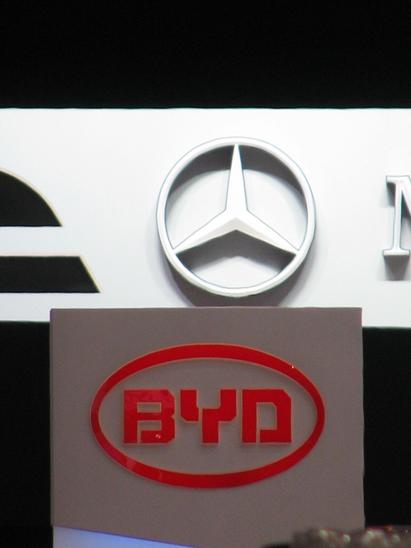 BYD cooperation with mercedes
My first impression from BYD at the Geneva car salon 2008 was “When the sun rises in the east, the stars dim“. It seems that BYD made also a strong impression at Mercedes.