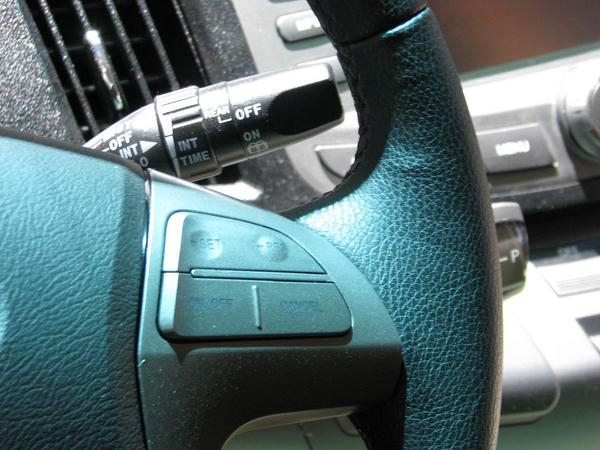 Detailaufnahme rechter Teil vom Lenkrad BYD e6
Die Einstellungen für den Tempomat sind auf der rechten Seite des Lenkrads zu finden.